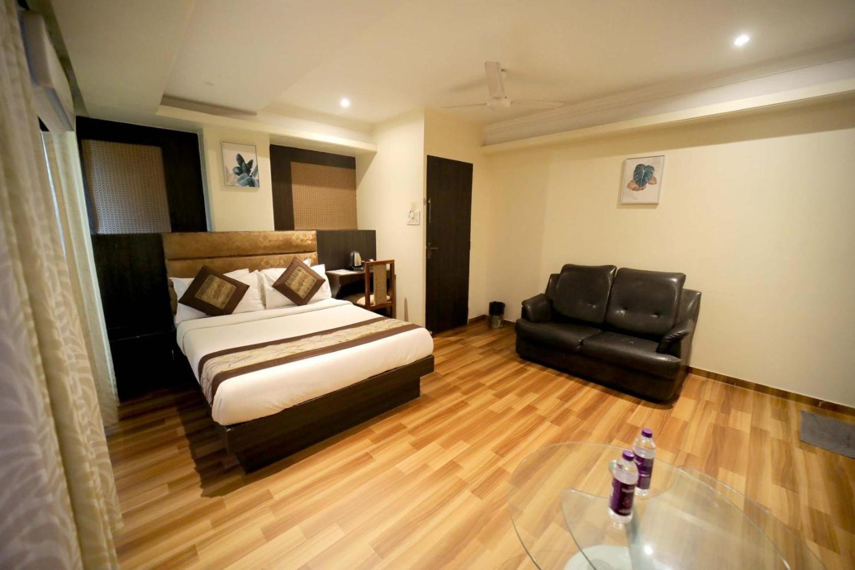 Hotel Panchvati Residency Andheri West 2*